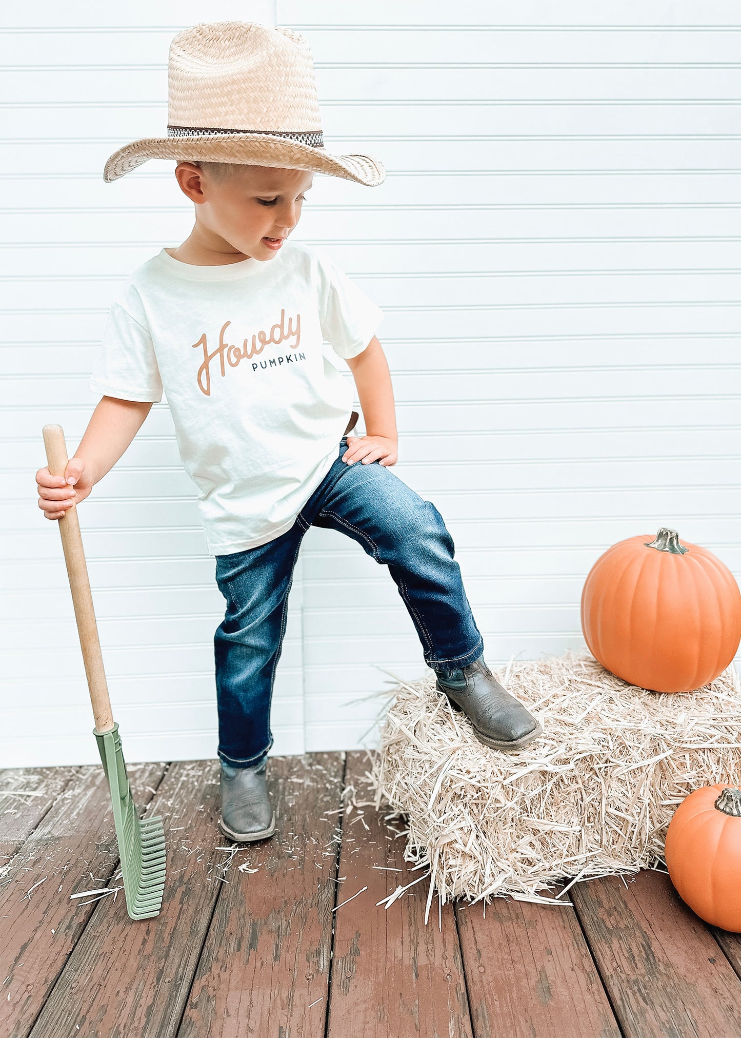 HOWDY PUMPKIN