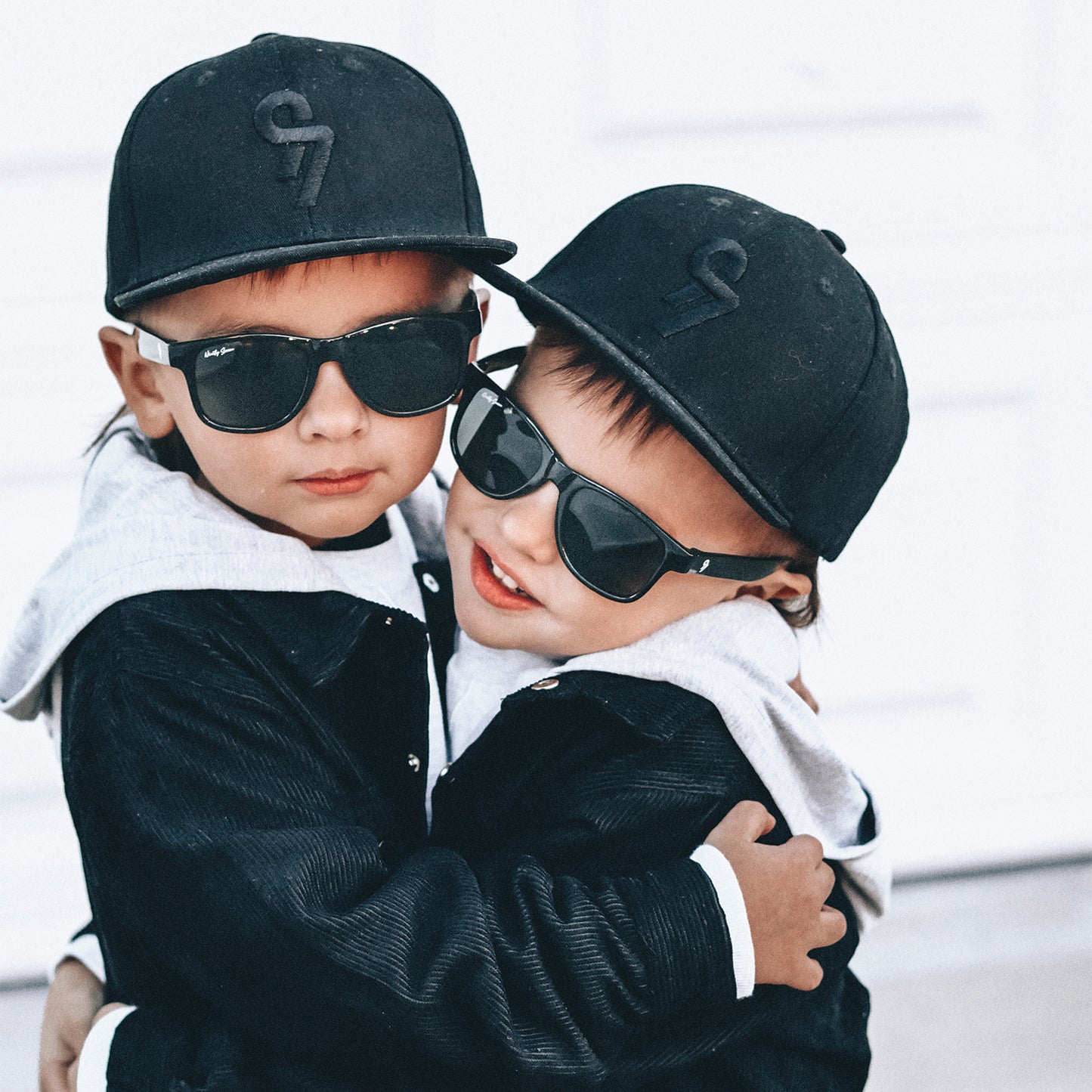 BLACK SNAPBACK